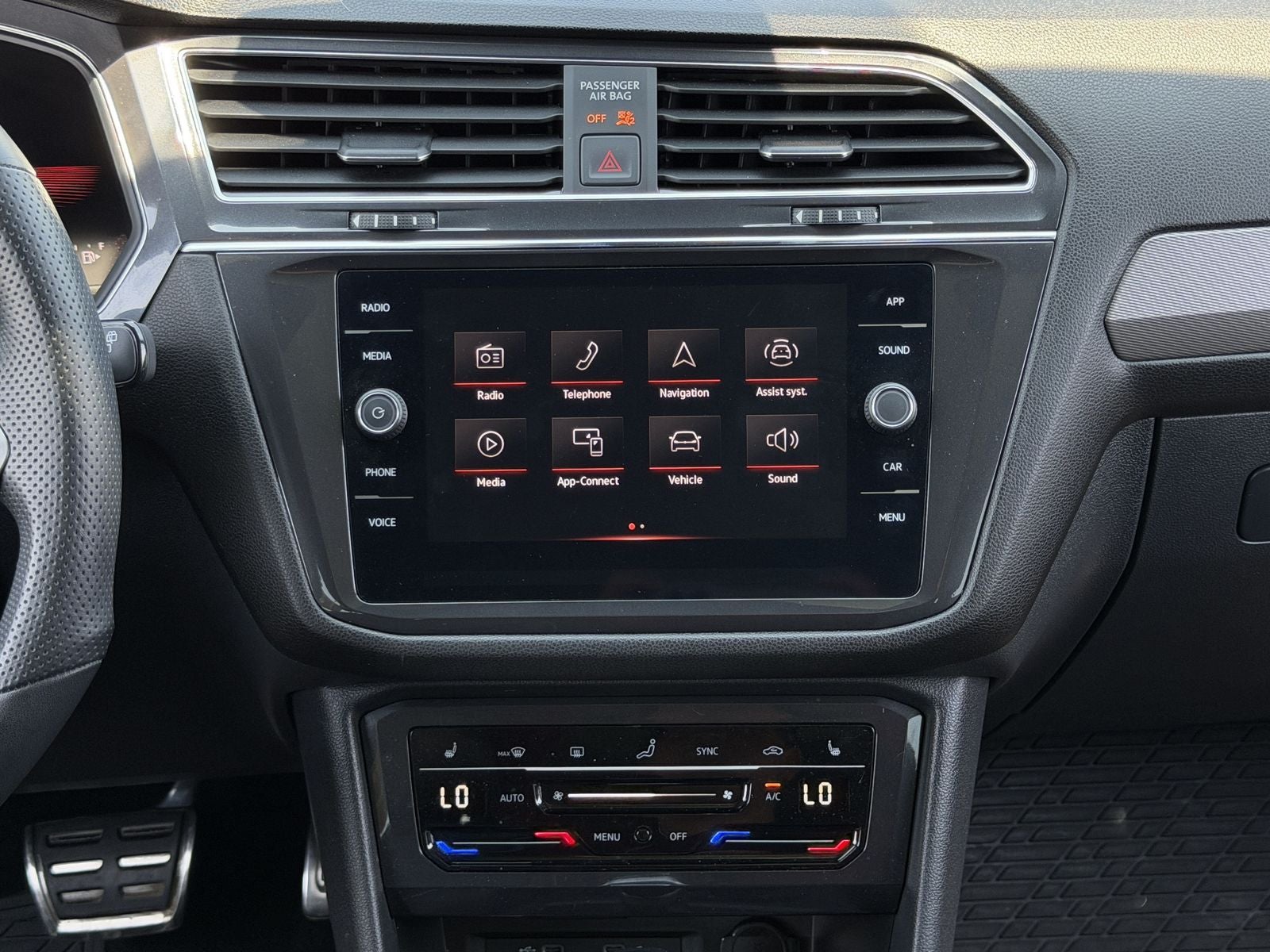 2024 Volkswagen Tiguan 2.0T SE R-Line Black