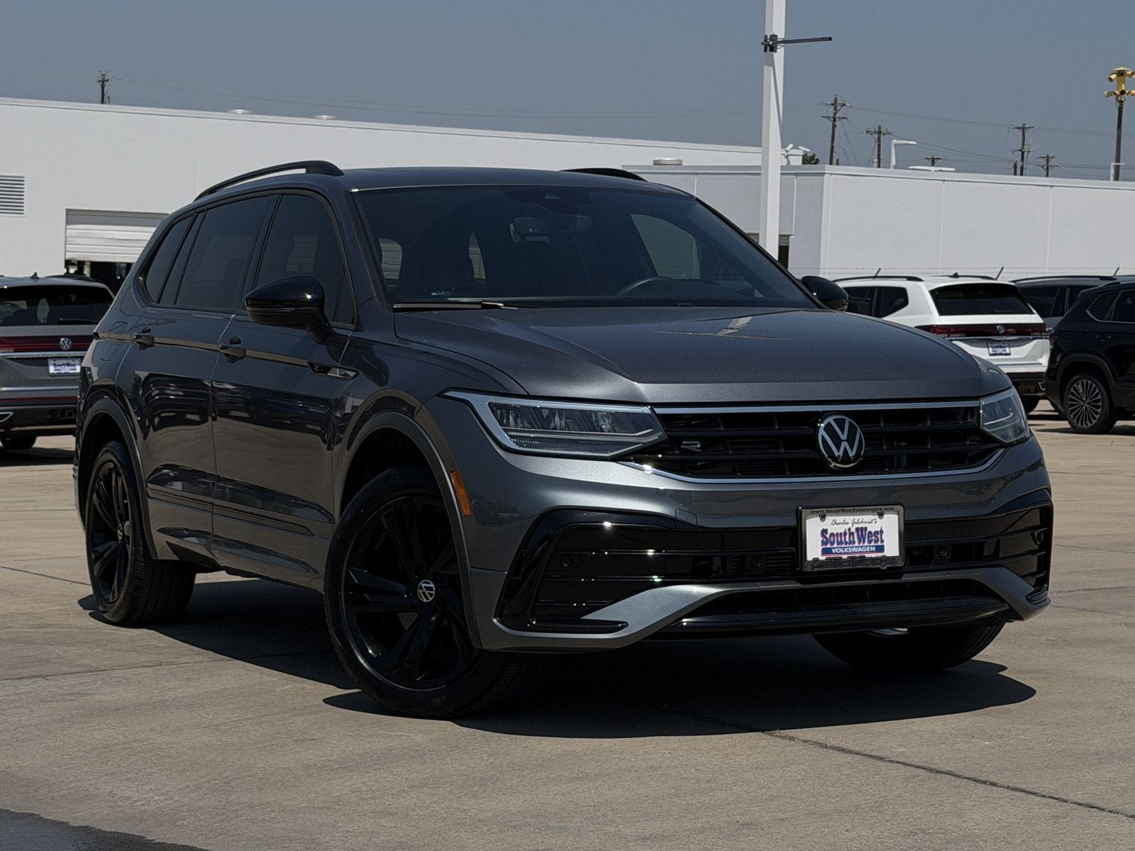 2024 Volkswagen Tiguan 2.0T SE R-Line Black