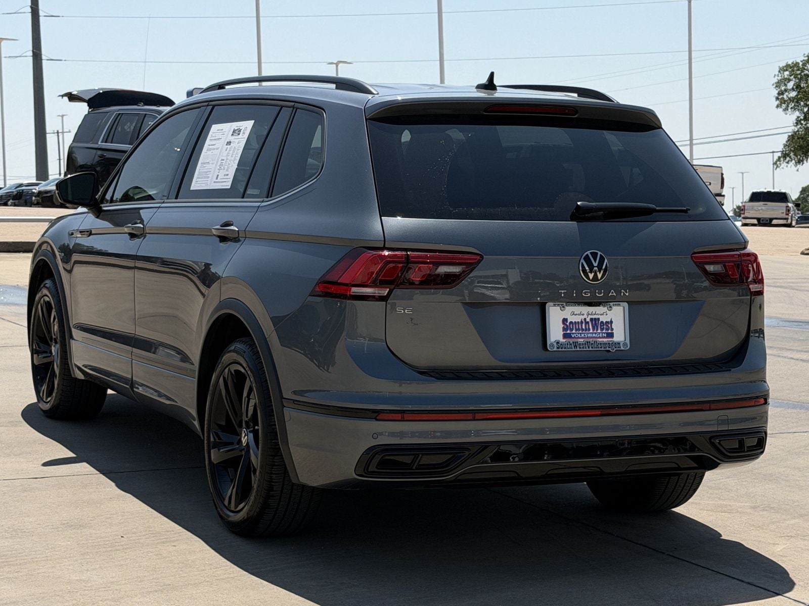 2024 Volkswagen Tiguan 2.0T SE R-Line Black