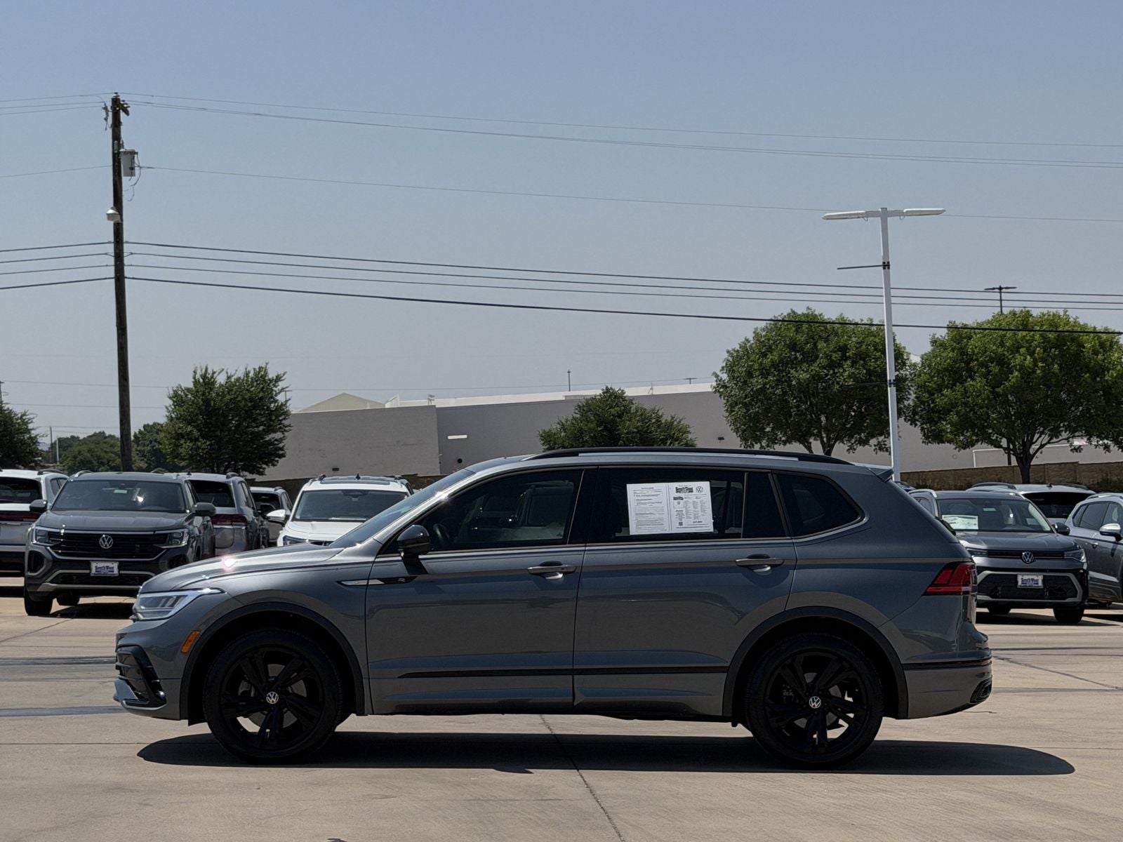 2024 Volkswagen Tiguan 2.0T SE R-Line Black