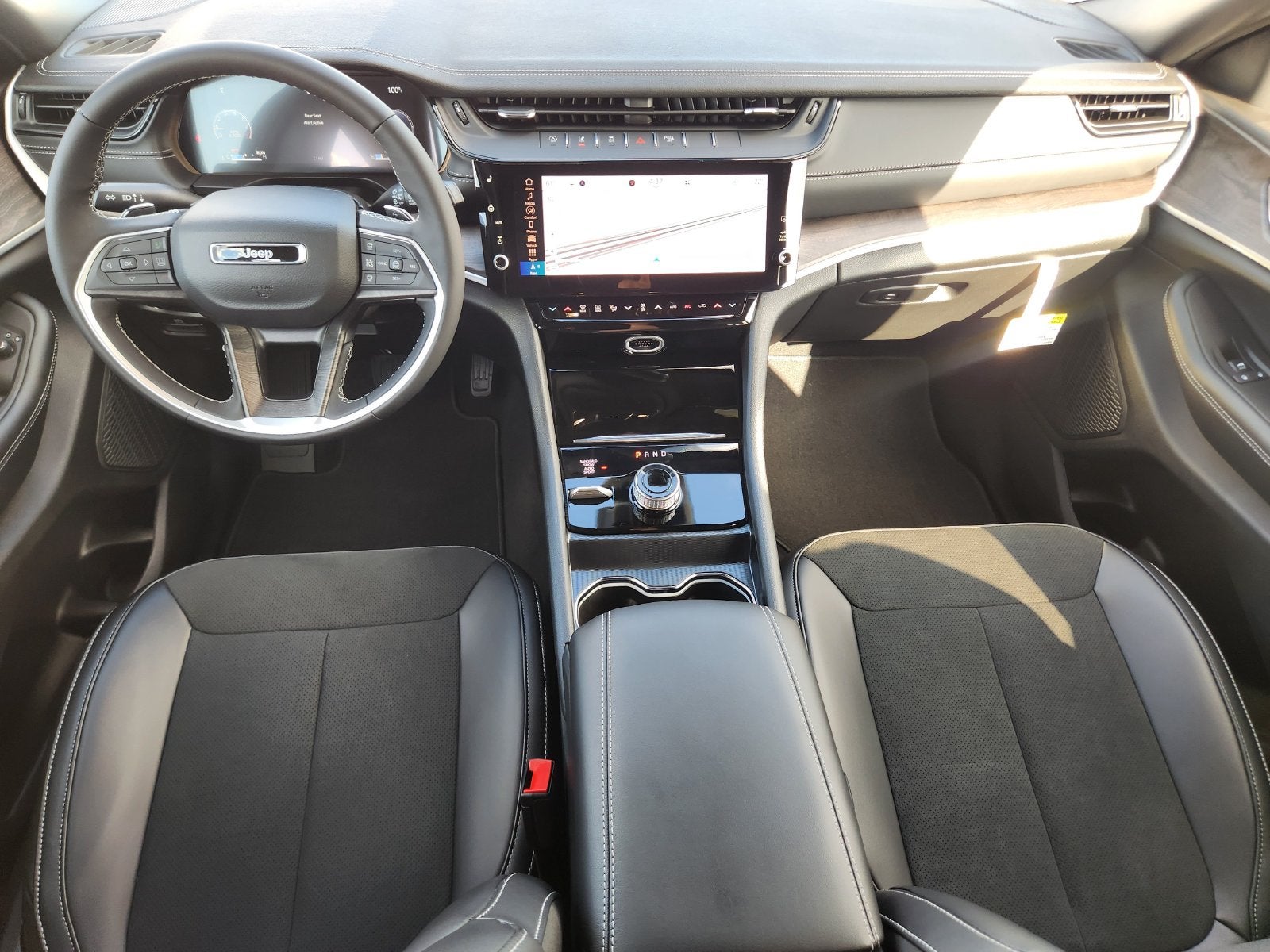 2027 Jeep Grand Cherokee L Laredo Altitude