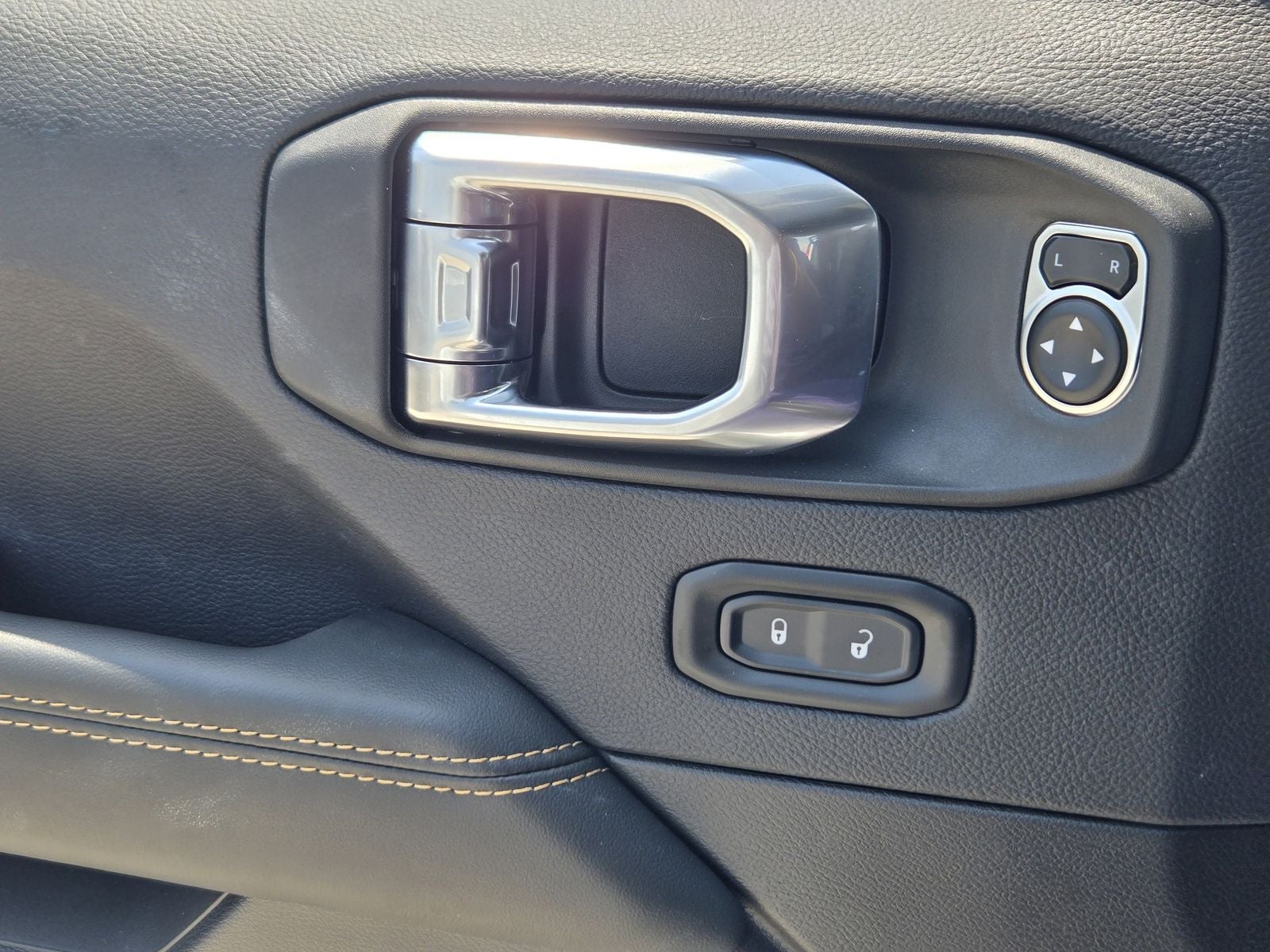 2025 Jeep Wrangler WRANGLER 4-DOOR RUBICON 392