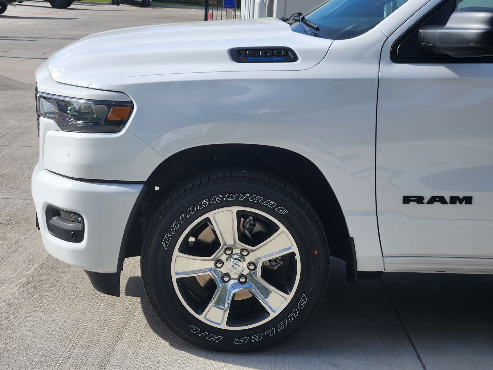 2026 RAM Ram 1500 RAM 1500 EXPRESS CREW CAB 4X2 5'7' BOX