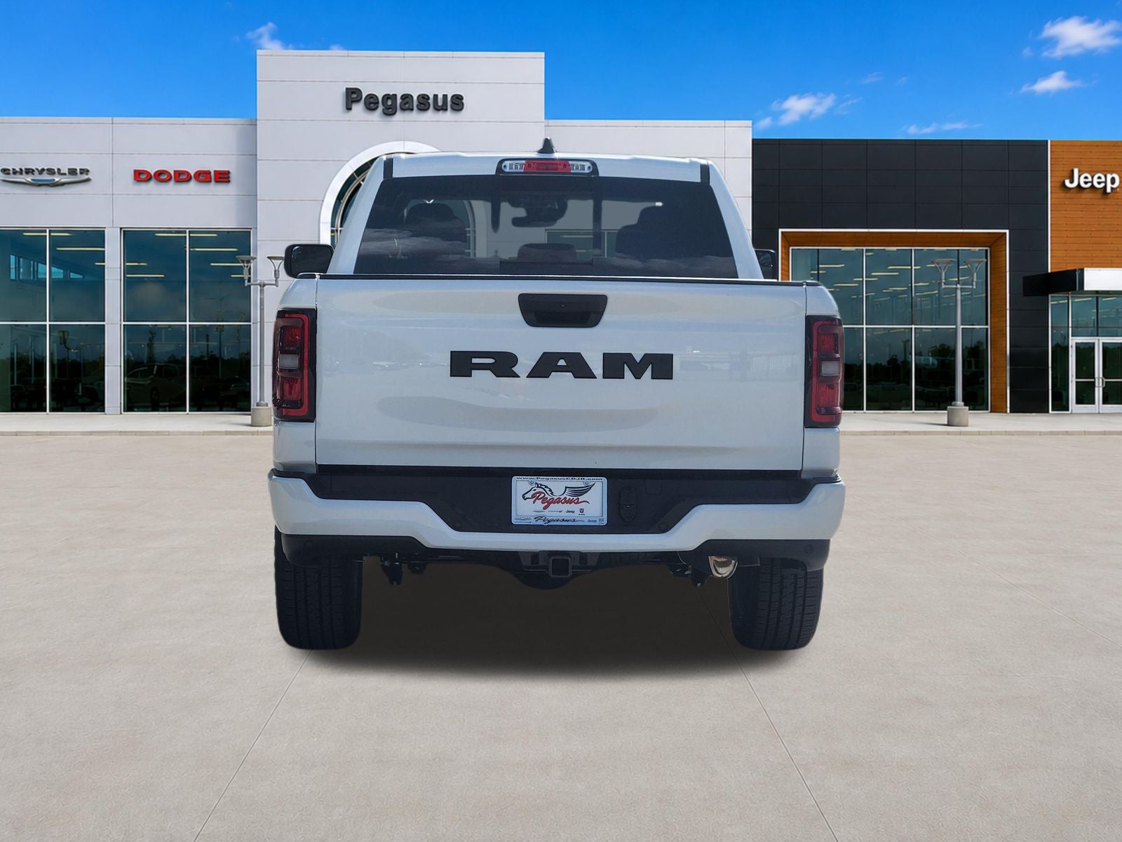 2026 RAM Ram 1500 RAM 1500 EXPRESS CREW CAB 4X2 5'7' BOX