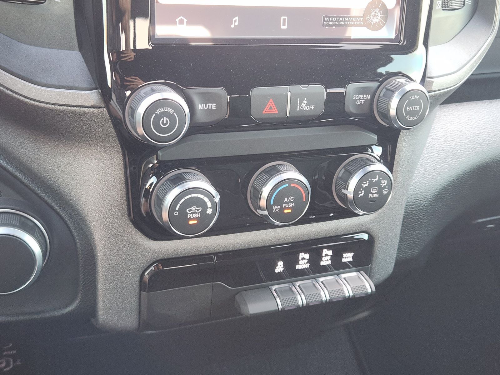 2026 RAM Ram 1500 RAM 1500 EXPRESS CREW CAB 4X2 5'7' BOX