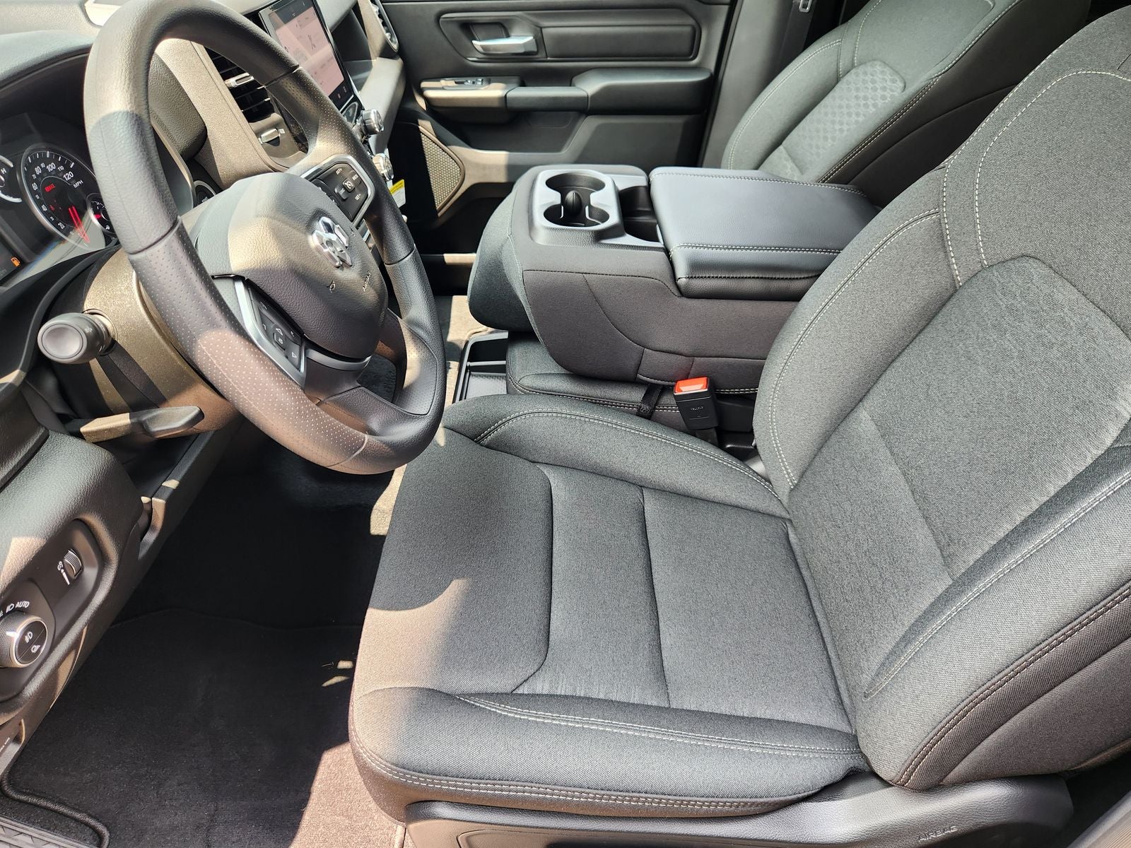 2026 RAM Ram 1500 RAM 1500 EXPRESS CREW CAB 4X2 5'7' BOX