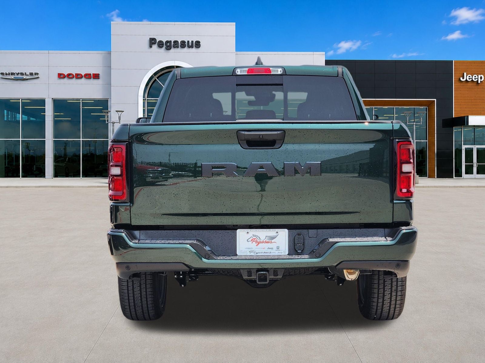 2026 RAM Ram 1500 RAM 1500 EXPRESS CREW CAB 4X2 5'7' BOX