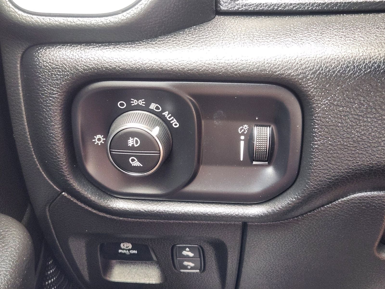2022 RAM Ram 1500 Big Horn Crew Cab 4x4 5'7' Box