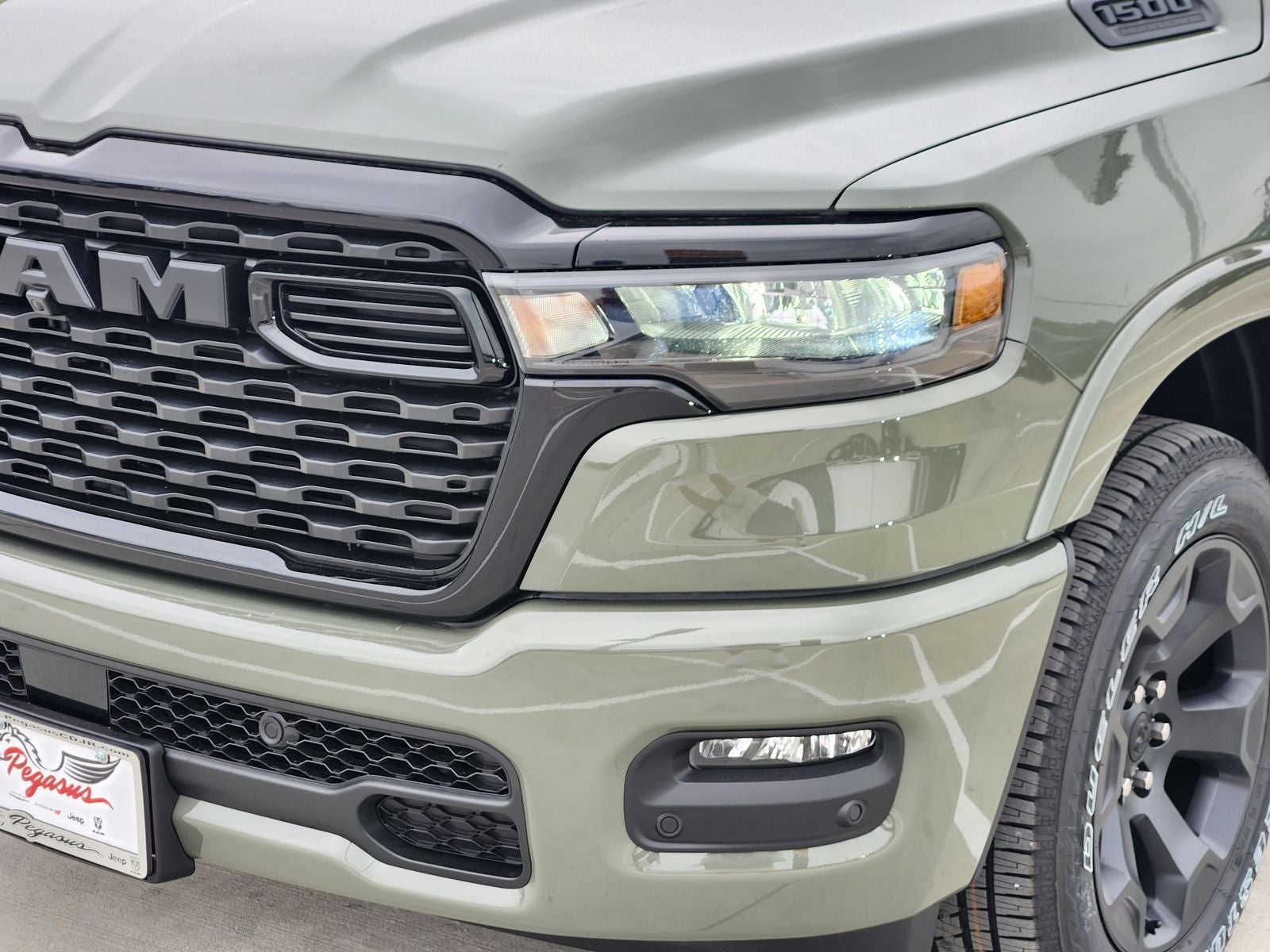 2026 RAM Ram 1500 RAM 1500 LONE STAR CREW CAB 4X4 5'7' BOX