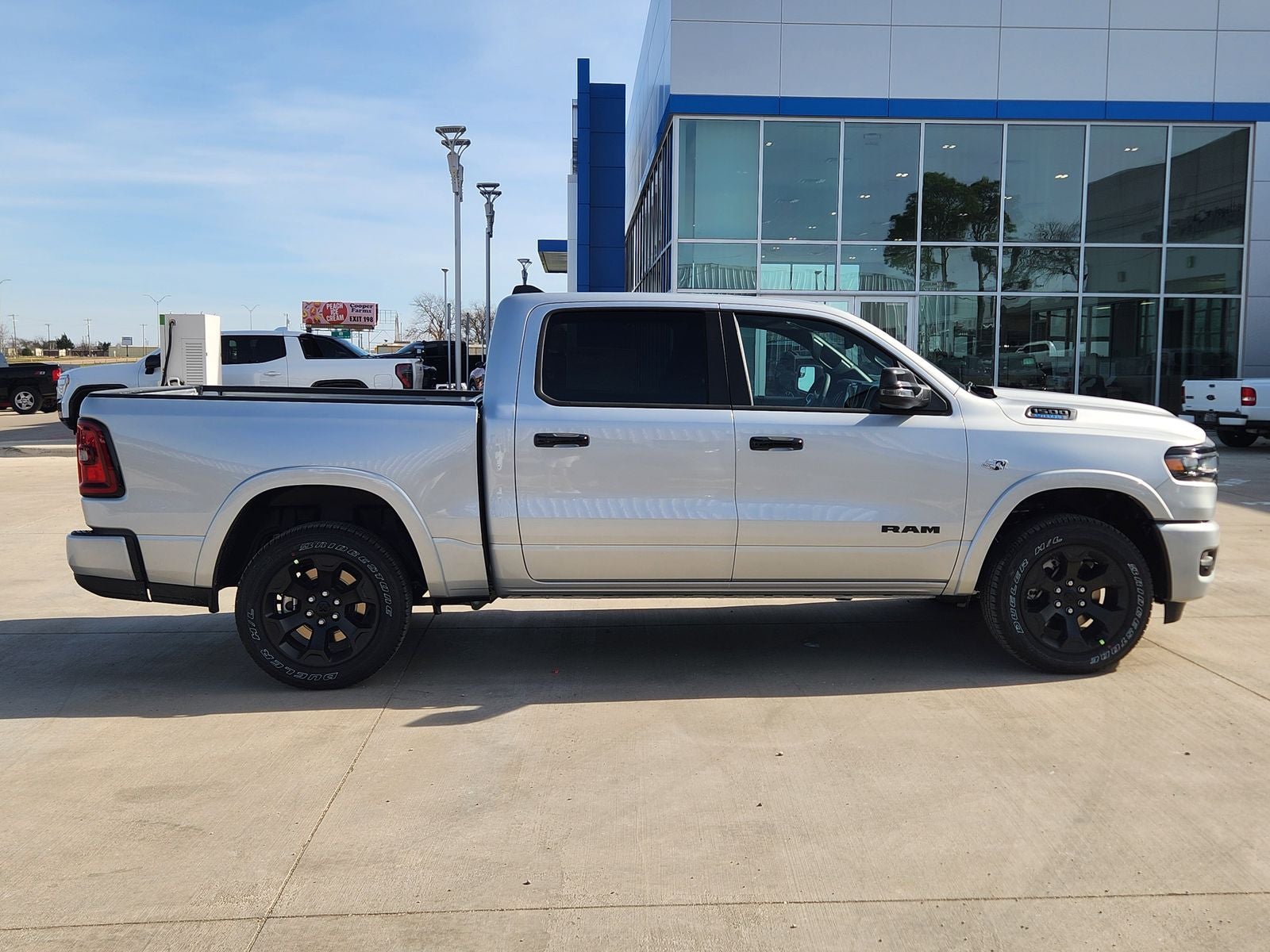 2026 RAM Ram 1500 RAM 1500 LONE STAR CREW CAB 4X4 5'7' BOX