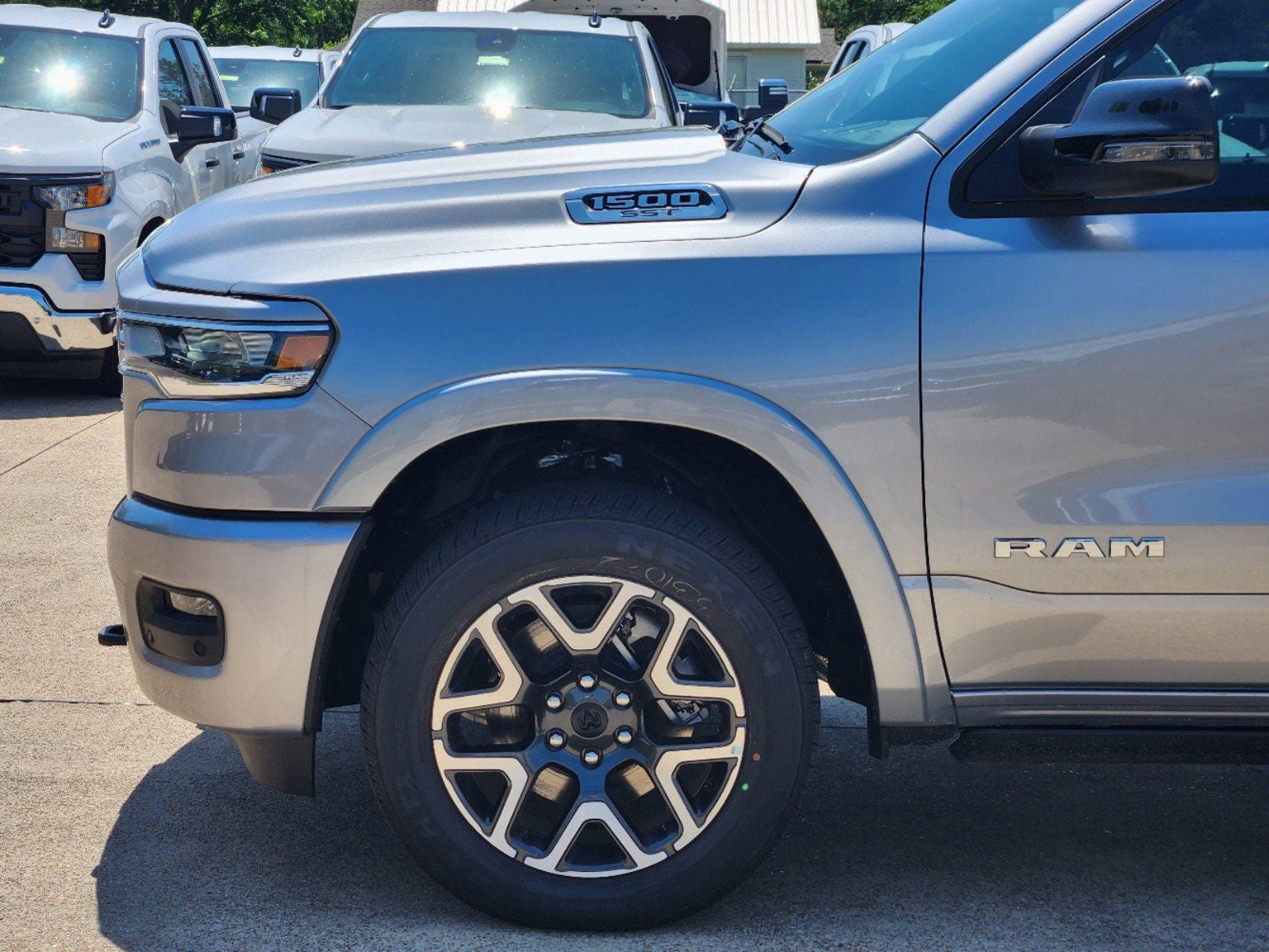 2025 RAM Ram 1500 RAM 1500 LARAMIE CREW CAB 4X4 5'7' BOX