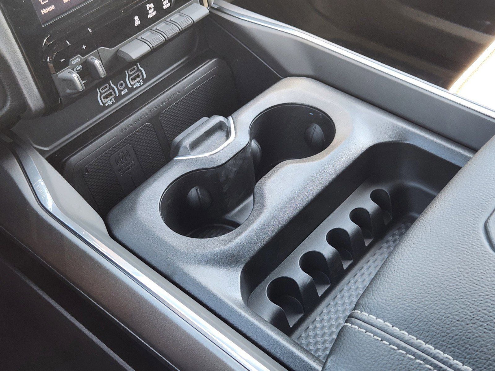 2025 RAM Ram 1500 RAM 1500 LARAMIE CREW CAB 4X4 5'7' BOX