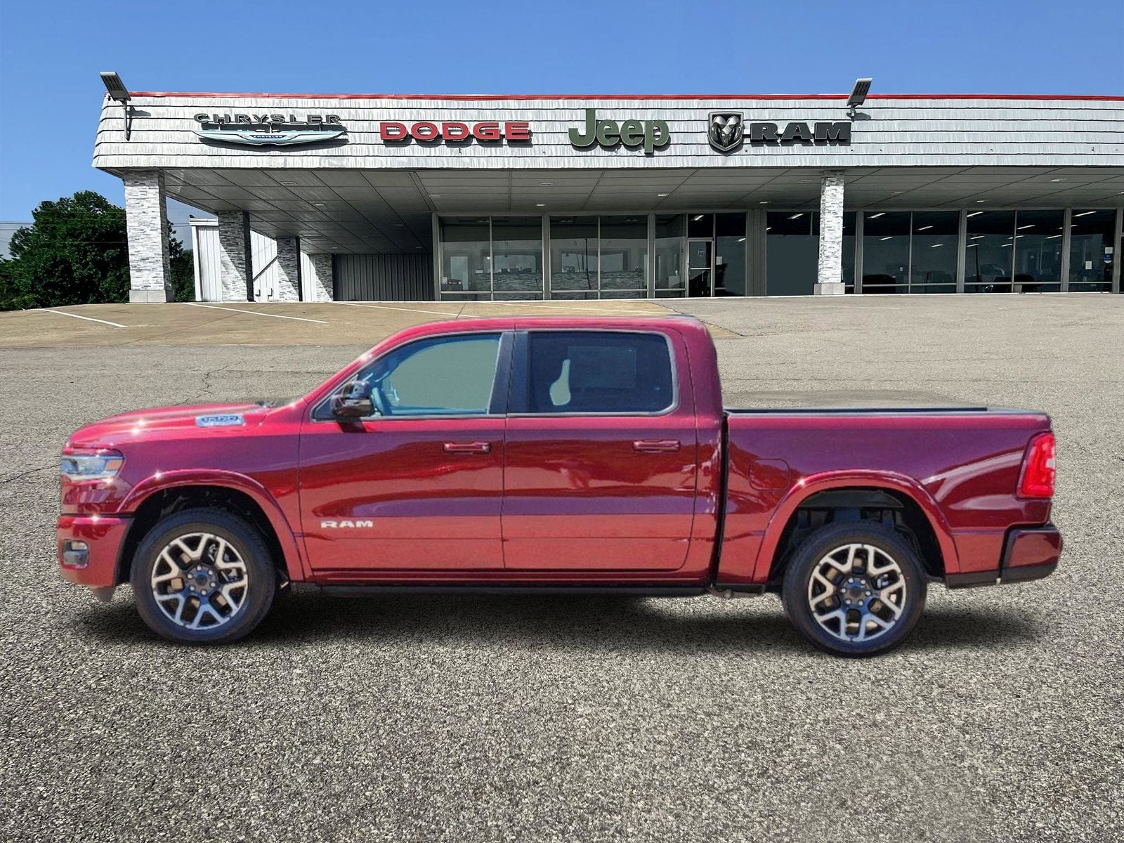 2025 RAM Ram 1500 RAM 1500 LARAMIE CREW CAB 4X4 5'7' BOX
