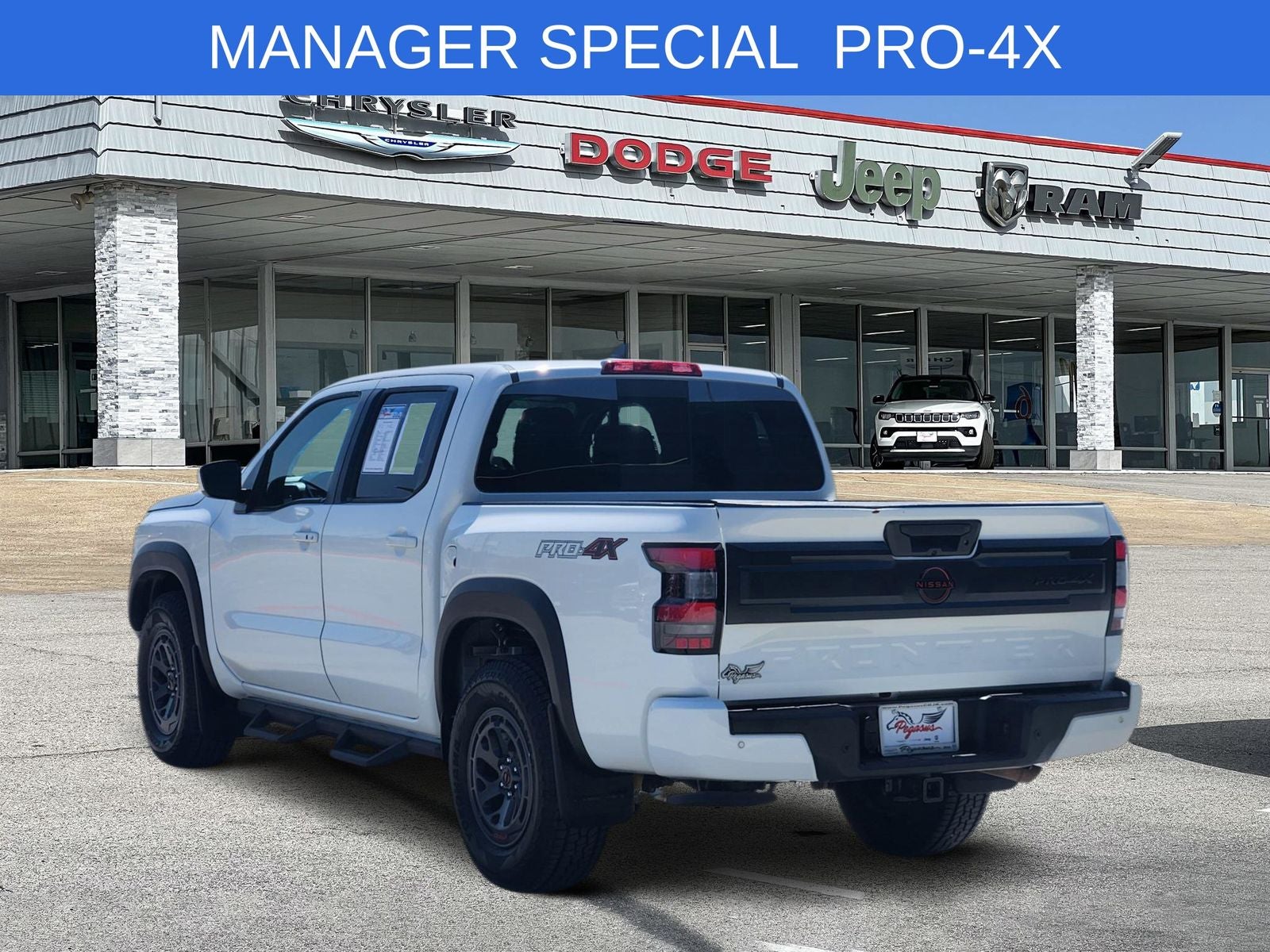 2025 Nissan Frontier Crew Cab PRO-4X 4x4