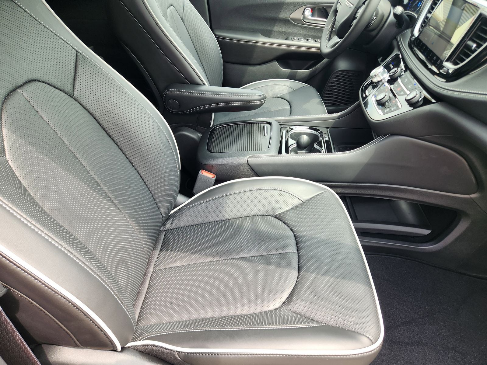 2027 Chrysler Pacifica PACIFICA LIMITED