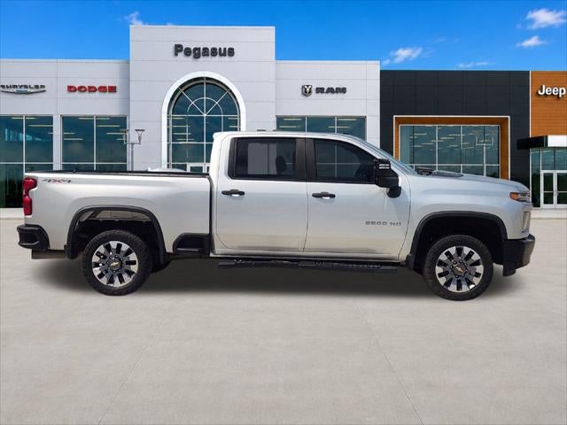 2022 Chevrolet Silverado 2500HD 4WD Crew Cab Standard Bed Custom