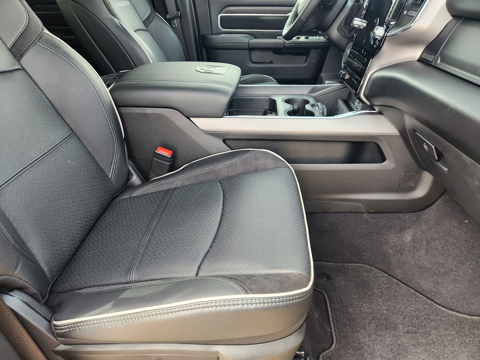 2026 RAM Ram 3500 RAM 3500 LARAMIE MEGA CAB 4X4 6'4' BOX