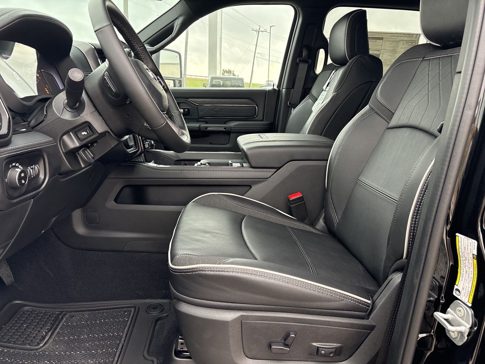 2026 RAM Ram 3500 RAM 3500 LIMITED MEGA CAB 4X4 6'4' BOX