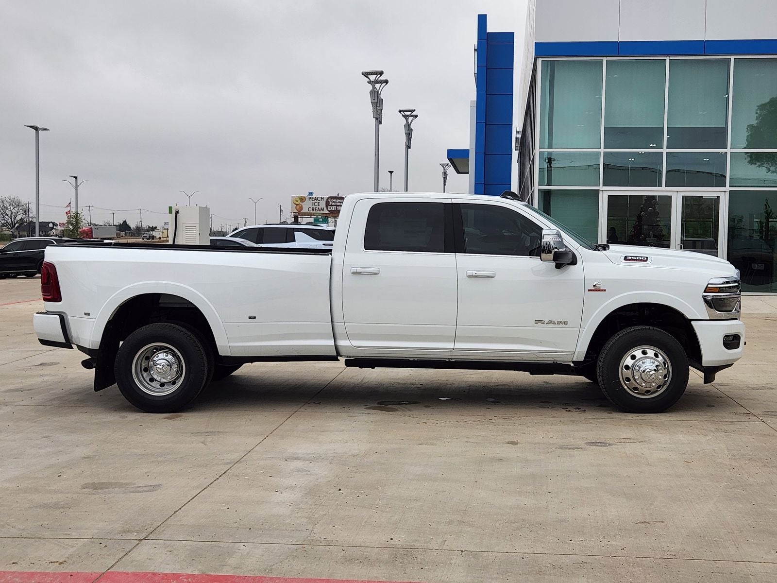 2026 RAM Ram 3500 RAM 3500 LIMITED LONGHORN CREW CAB 4X4 8' BOX
