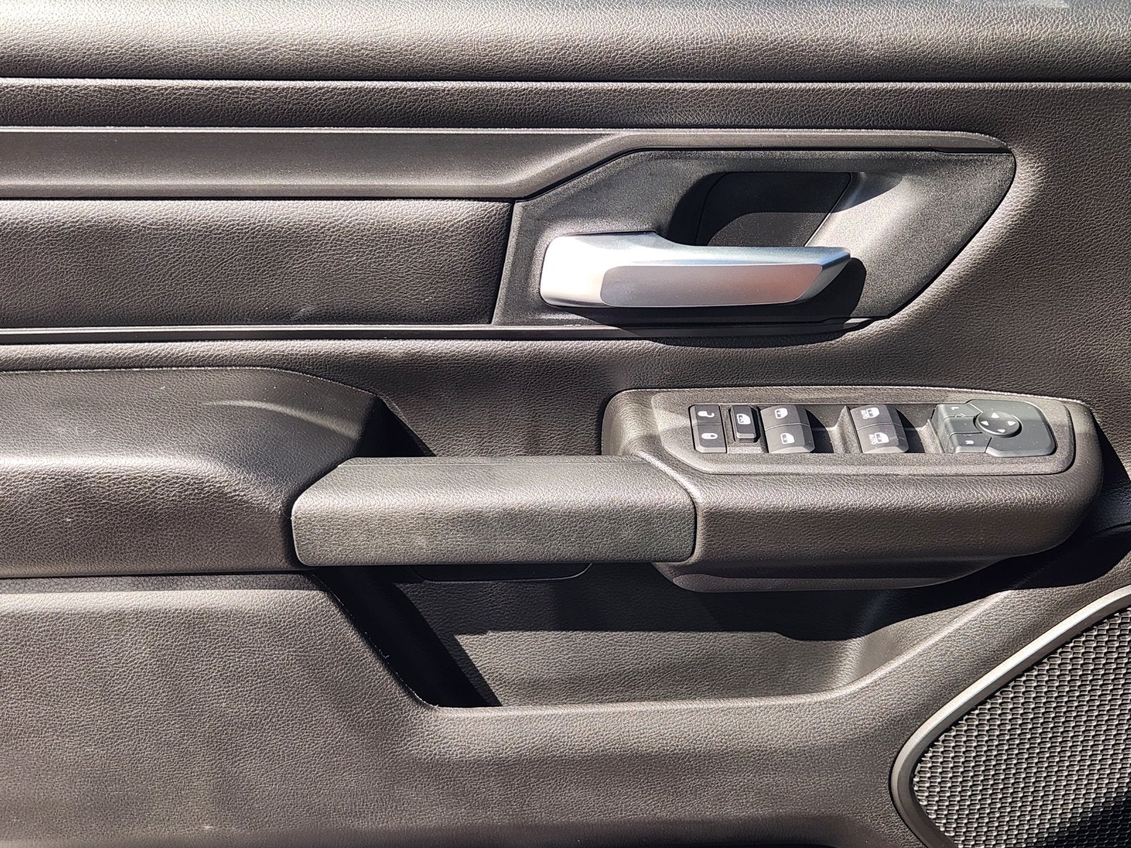 2027 RAM Ram 1500 RAM 1500 EXPRESS CREW CAB 4X2 5'7' BOX