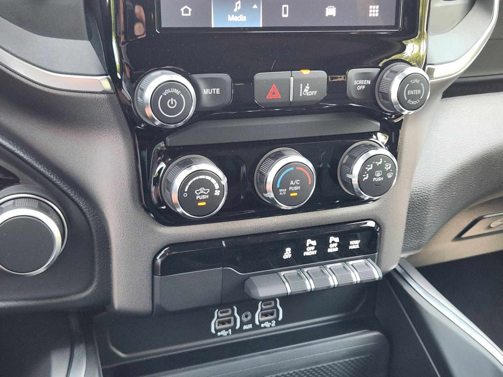 2026 RAM Ram 1500 RAM 1500 EXPRESS CREW CAB 4X4 5'7' BOX