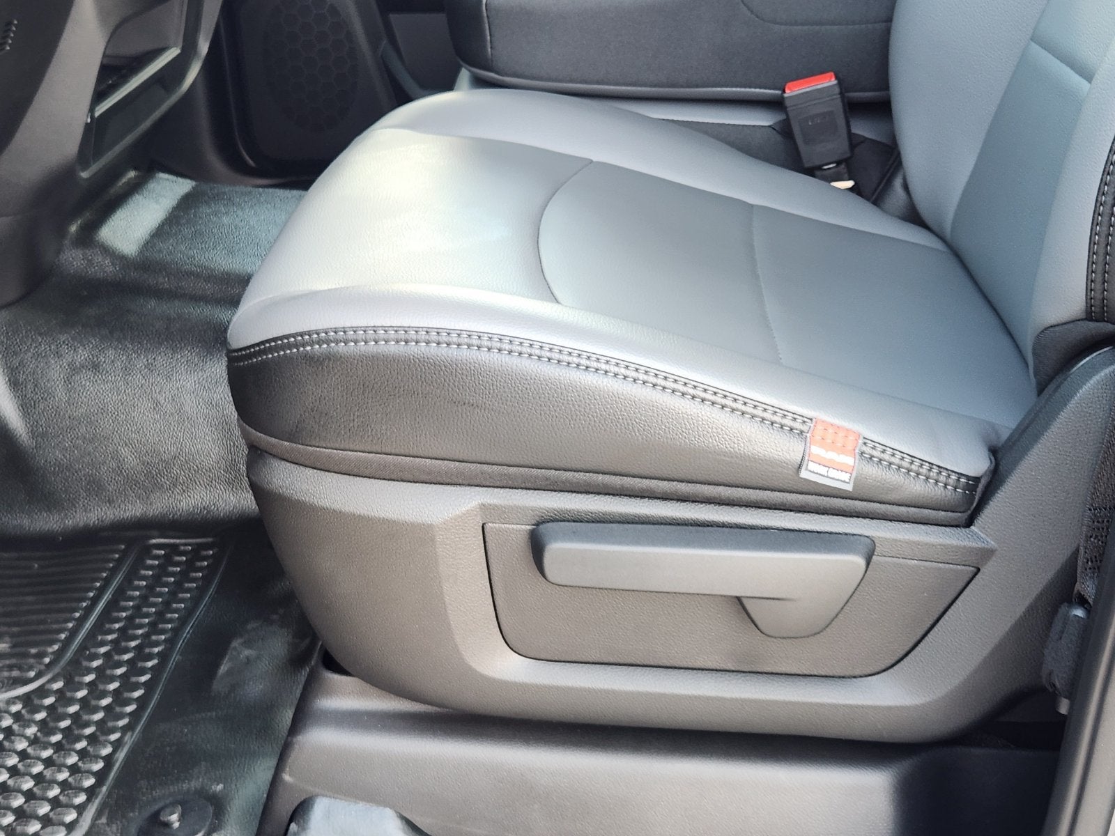 2027 RAM Ram 2500 RAM 2500 TRADESMAN CREW CAB 4X4 6'4' BOX