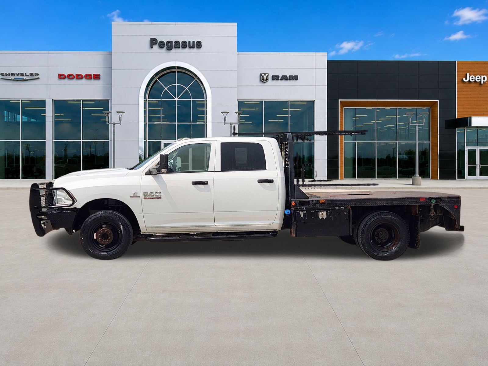 2018 RAM 3500 Chassis Tradesman/SLT/Laramie
