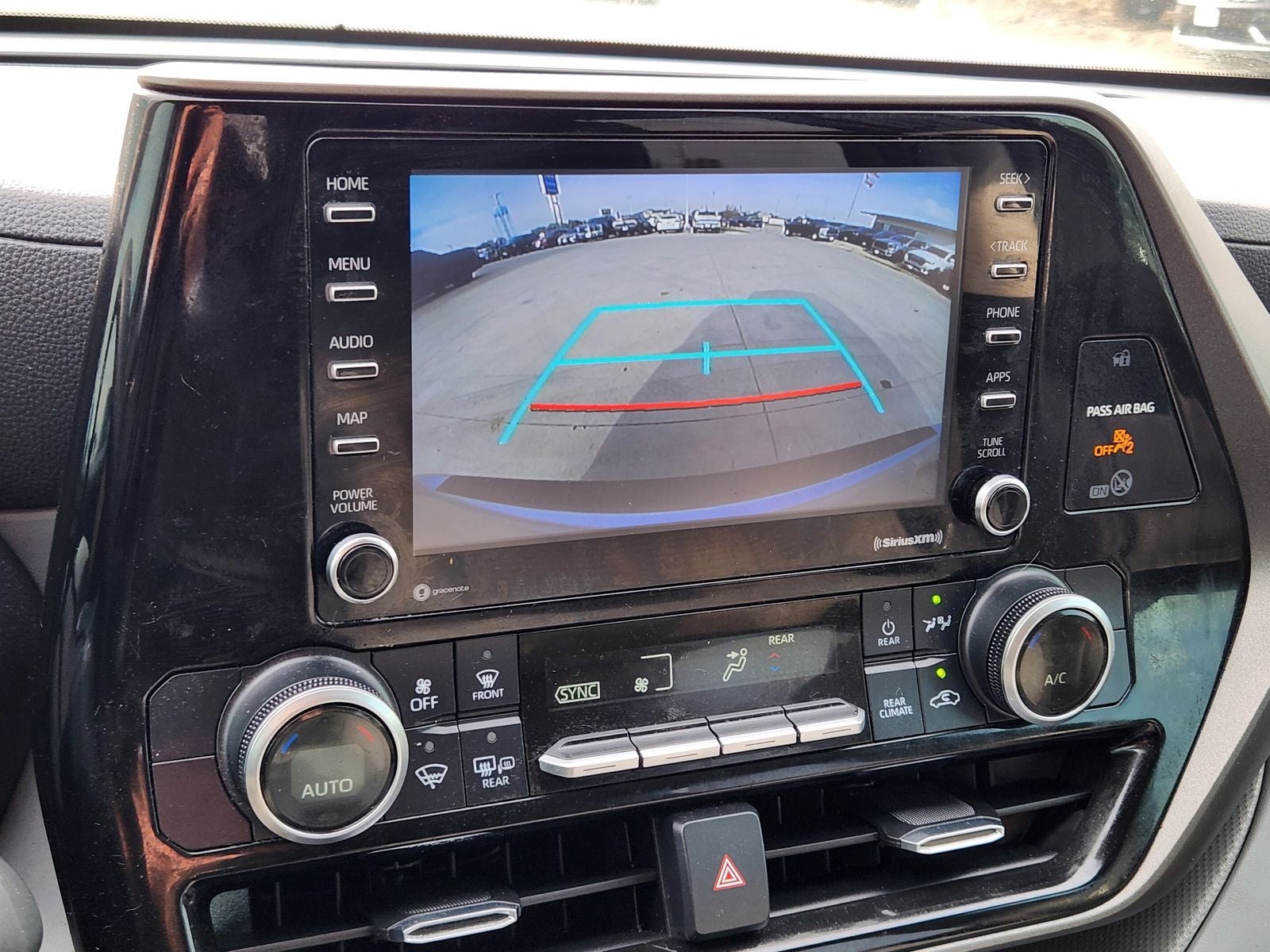 2022 Toyota Highlander L