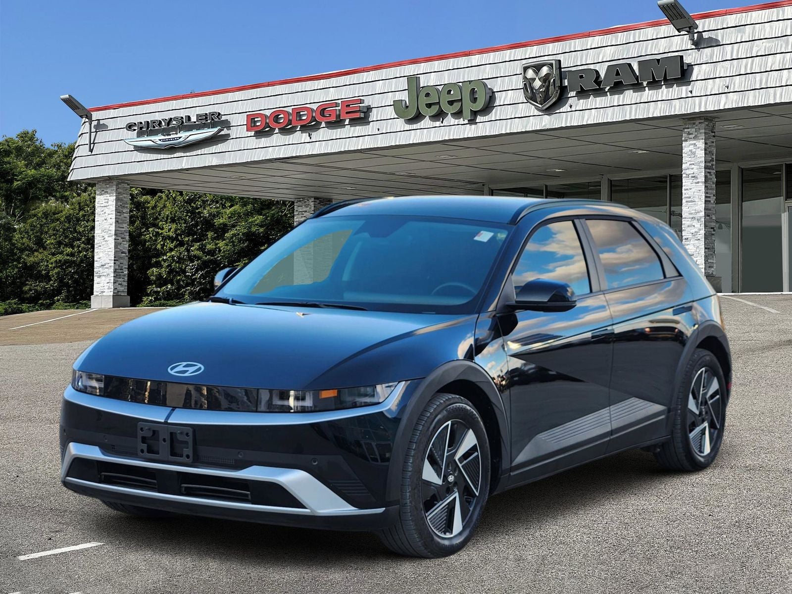 Used 2025 Hyundai IONIQ 5 SEL with VIN 7YAKN4DA8SY021034 for sale in Ennis, TX