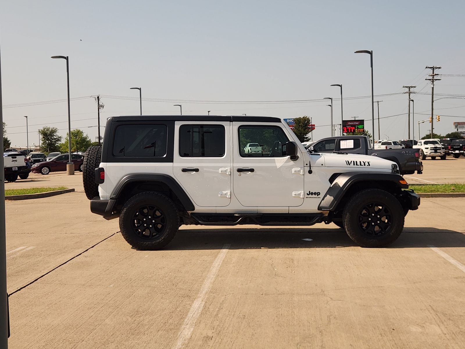 2023 Jeep Wrangler 4-Door Willys 4x4