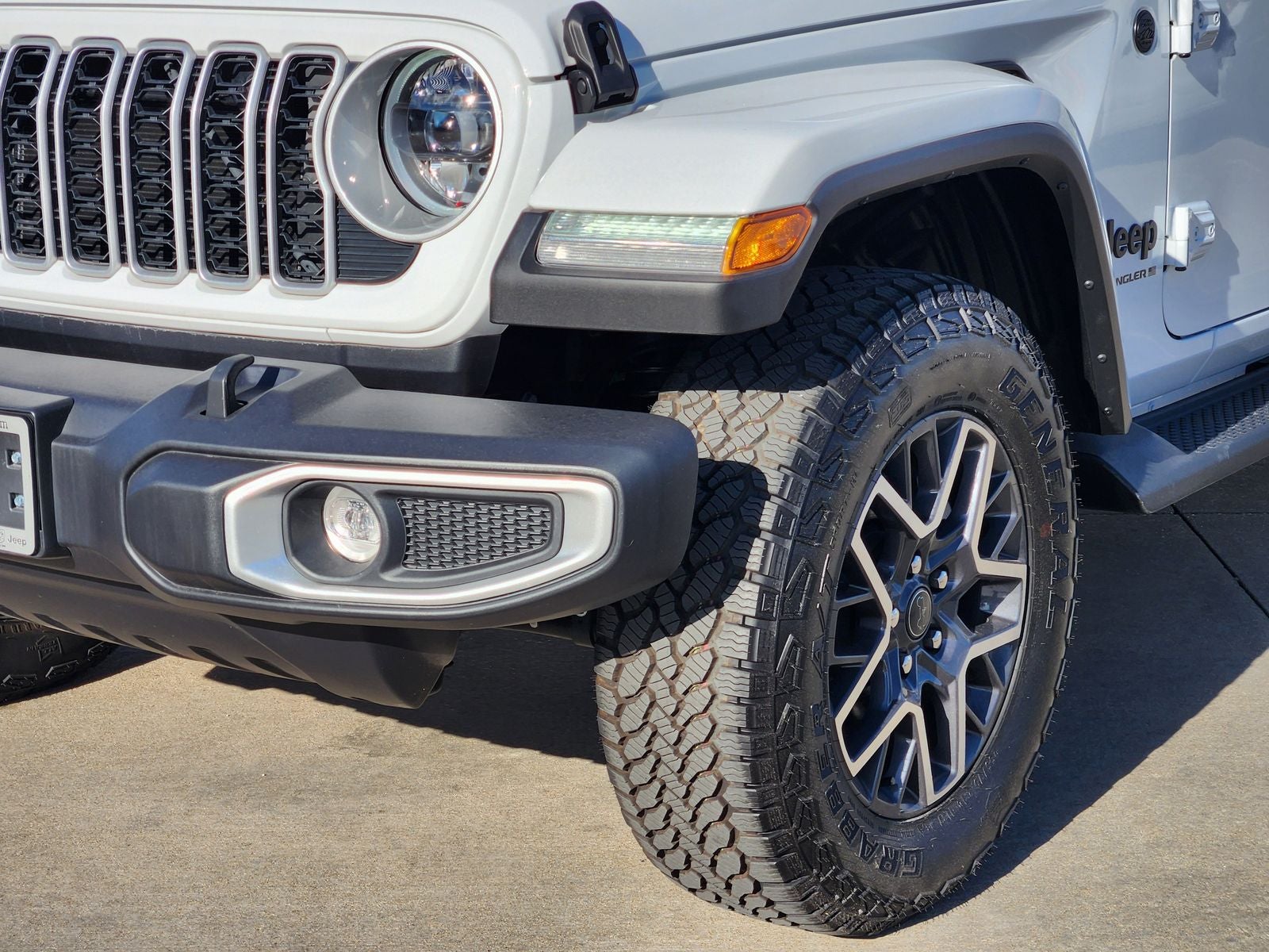 2025 Jeep Wrangler WRANGLER 4-DOOR SAHARA