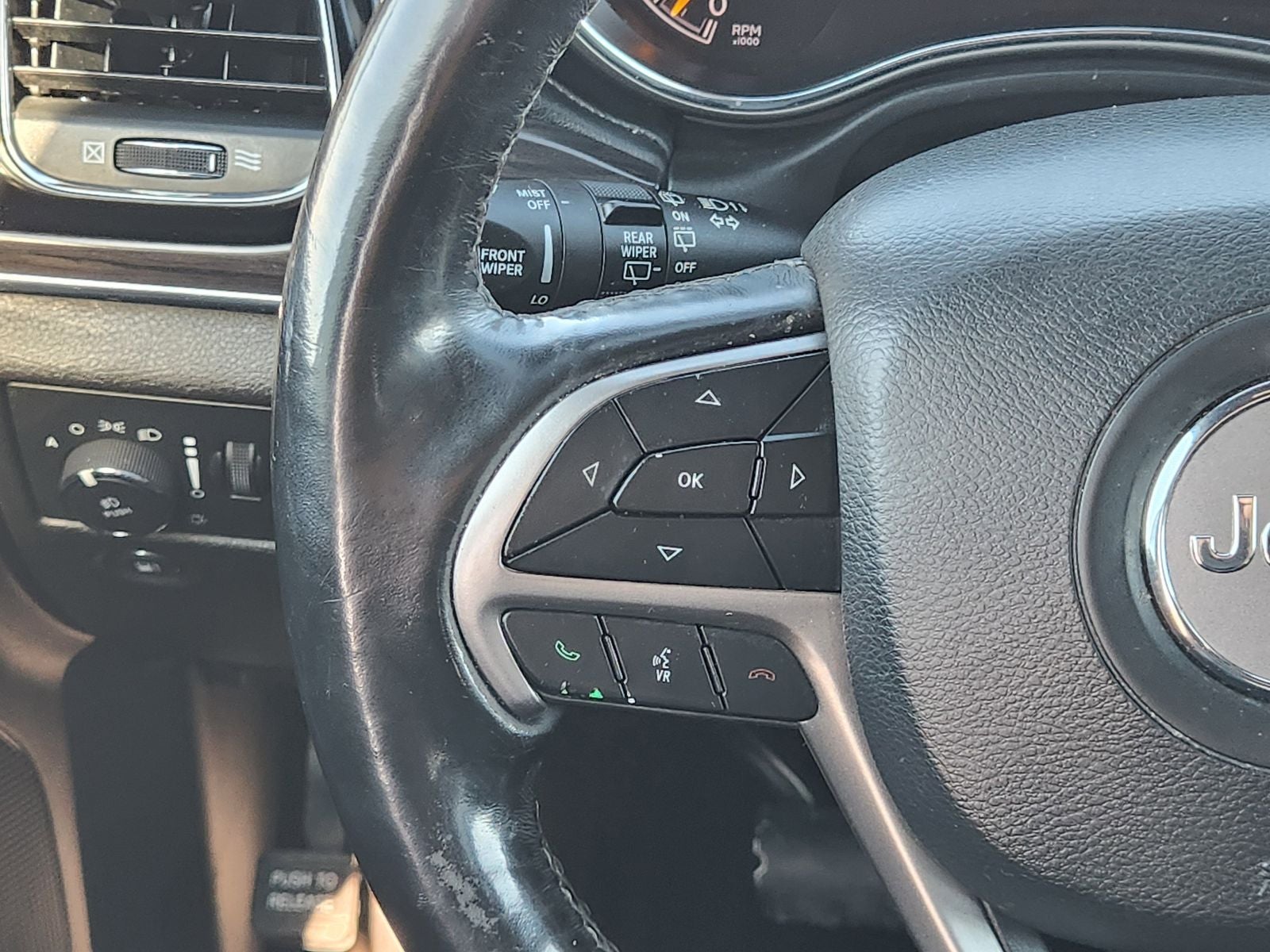 2020 Jeep Grand Cherokee Overland 4X2