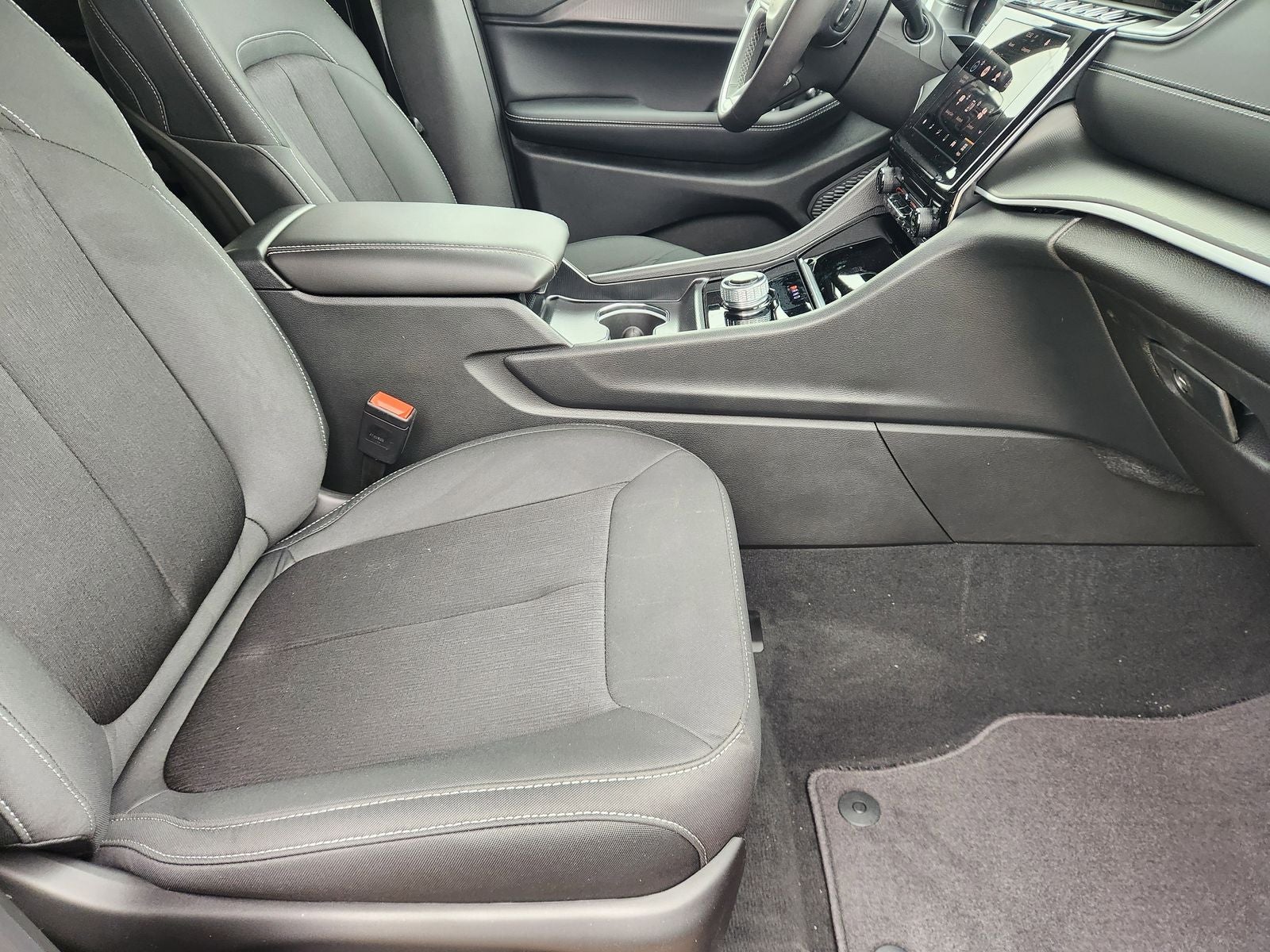 2025 Jeep Grand Cherokee GRAND CHEROKEE LAREDO X 4X2