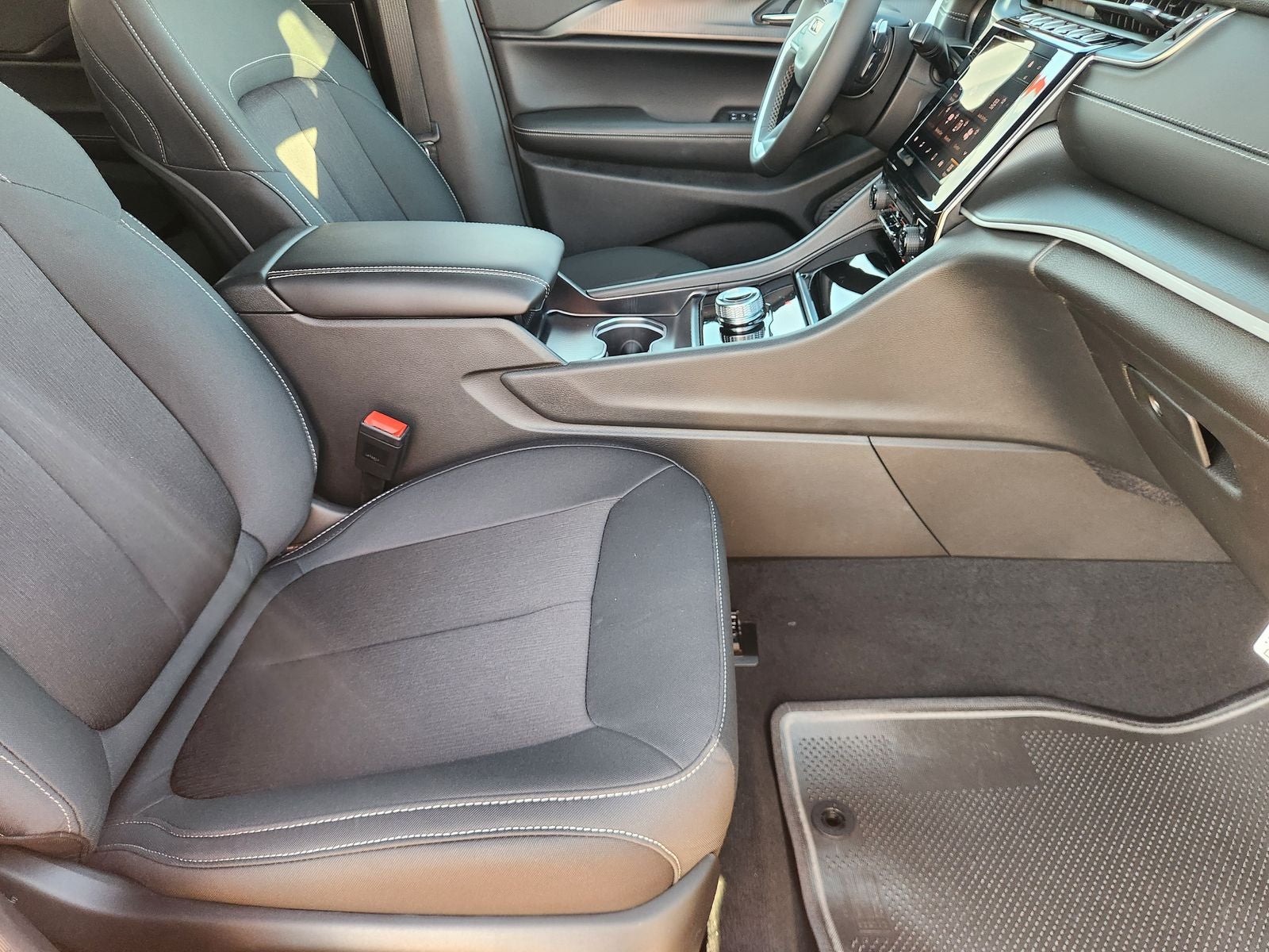 2026 Jeep Grand Cherokee GRAND CHEROKEE LAREDO 4X2