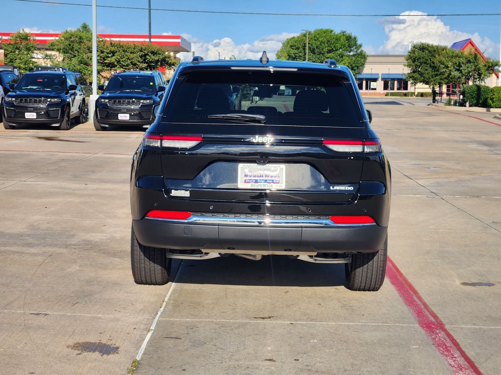 2026 Jeep Grand Cherokee GRAND CHEROKEE LAREDO 4X2
