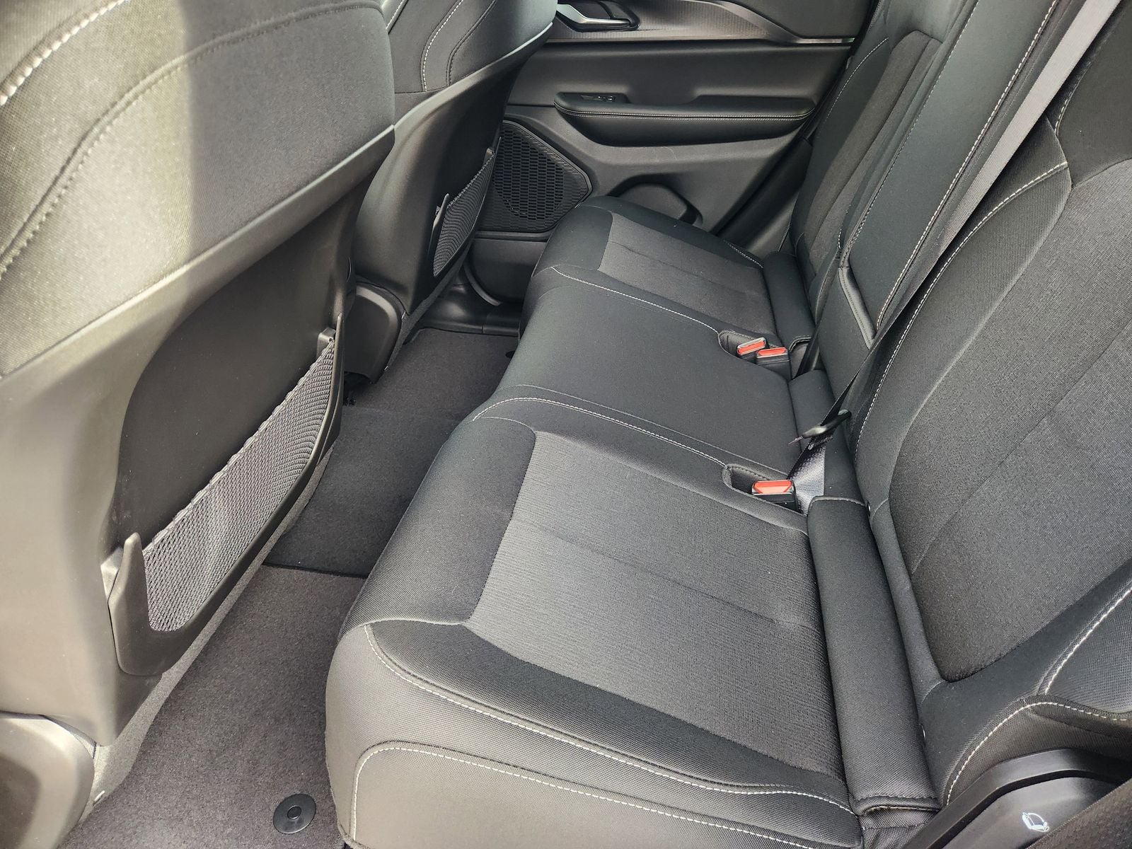 2025 Jeep Grand Cherokee GRAND CHEROKEE LAREDO 4X2