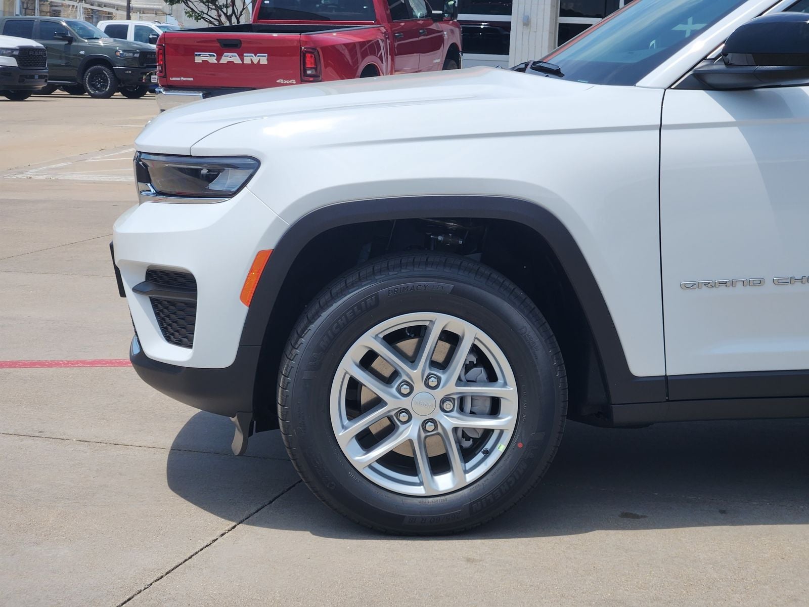 2026 Jeep Grand Cherokee GRAND CHEROKEE LAREDO 4X2