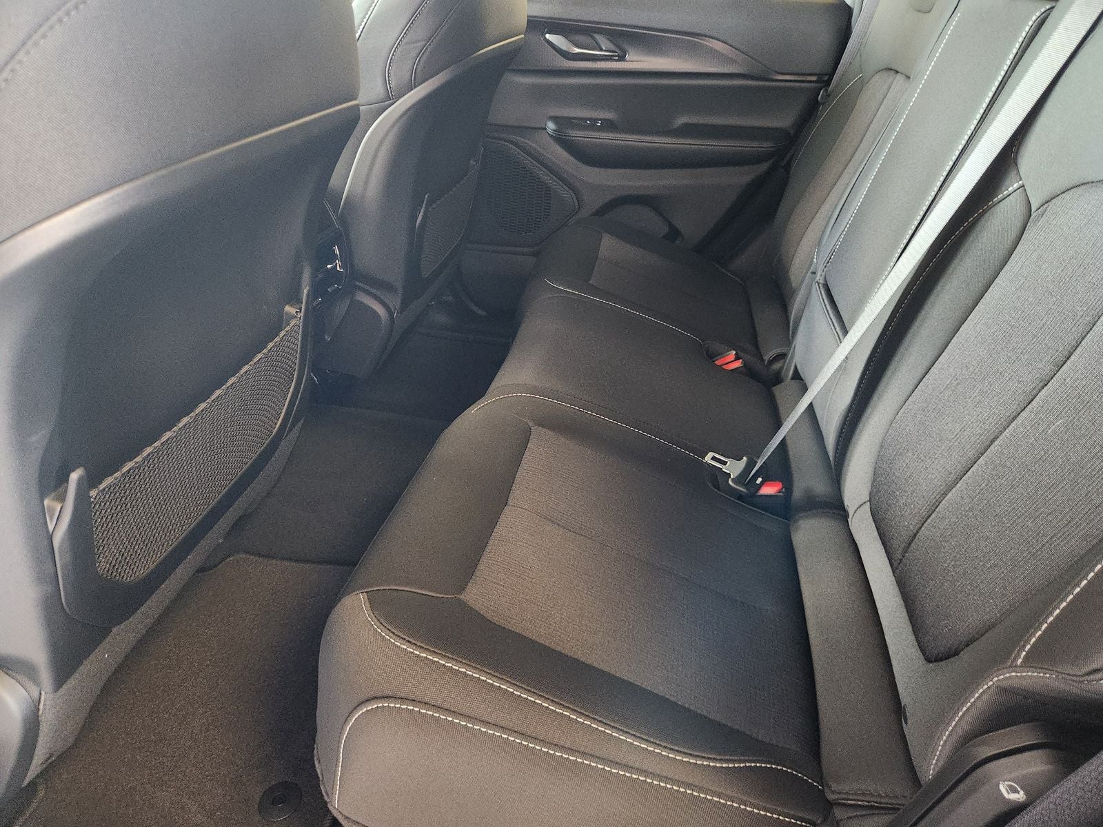 2026 Jeep Grand Cherokee GRAND CHEROKEE LAREDO 4X2