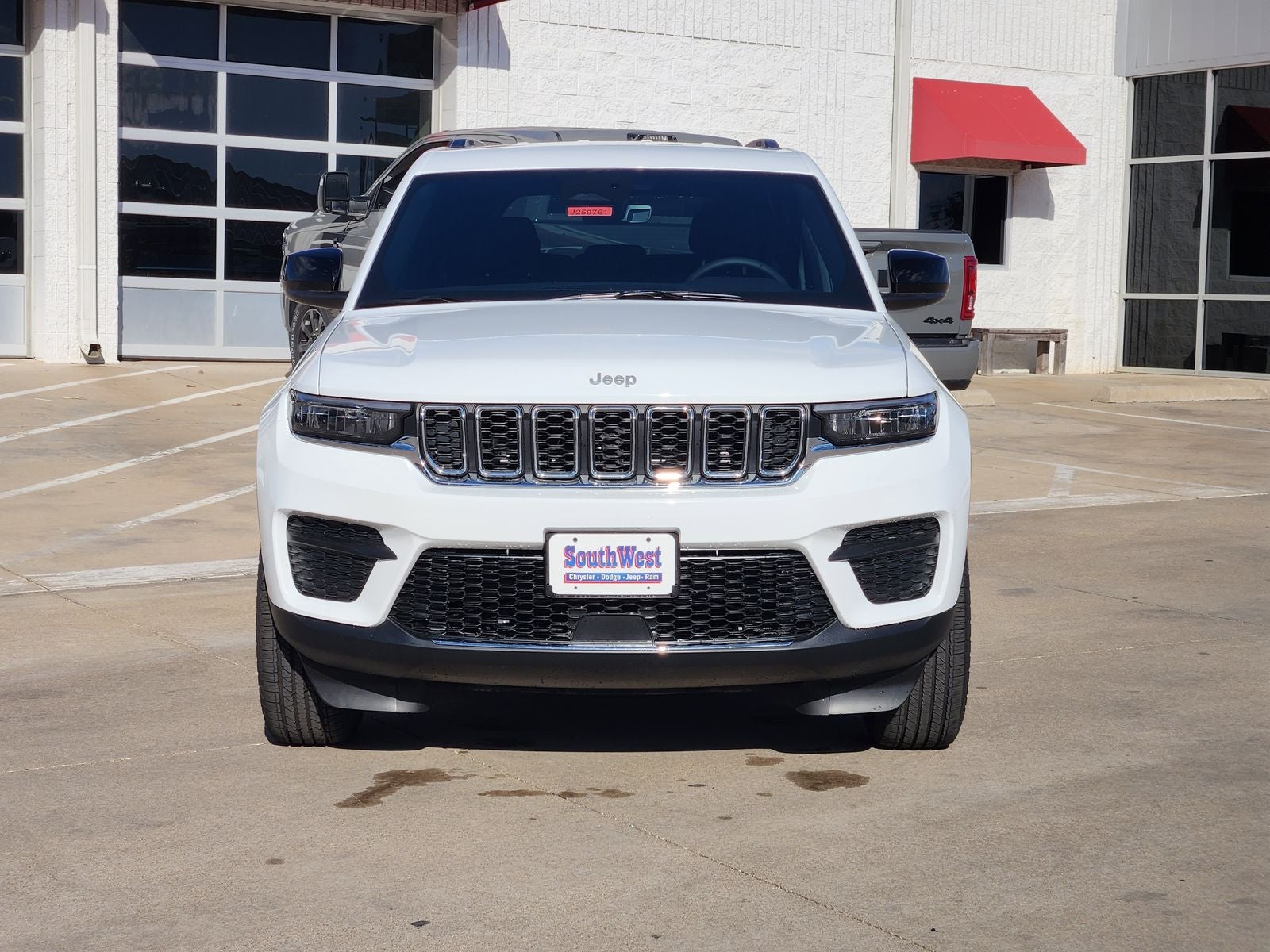 2025 Jeep Grand Cherokee GRAND CHEROKEE LAREDO 4X2