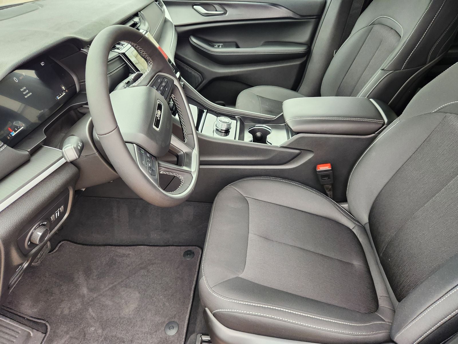 2025 Jeep Grand Cherokee GRAND CHEROKEE LAREDO 4X2