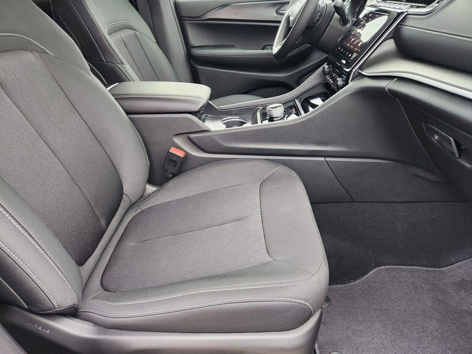 2025 Jeep Grand Cherokee GRAND CHEROKEE LAREDO X 4X2