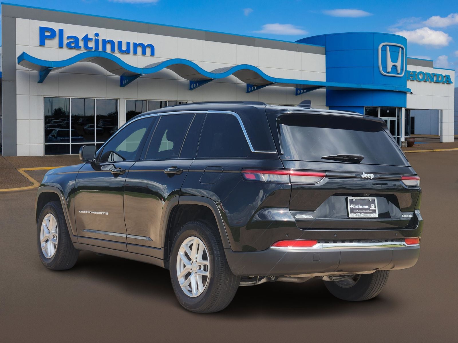 2025 Jeep Grand Cherokee Laredo X 4x2