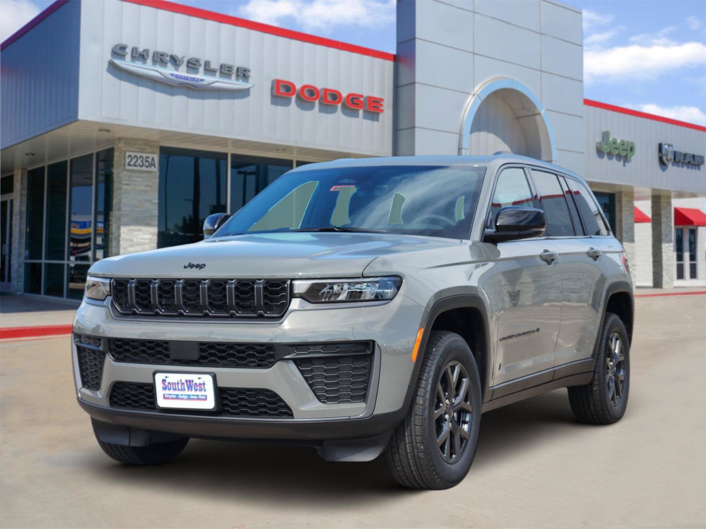 2027 Jeep Grand Cherokee GRAND CHEROKEE LAREDO ALTITUDE 4X2
