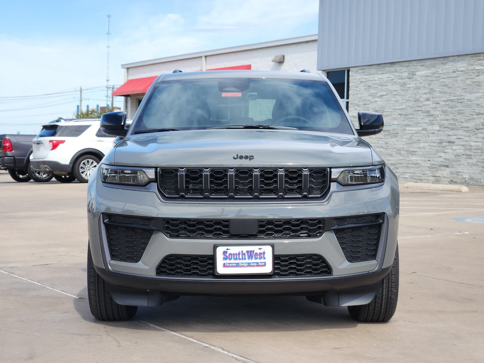 2027 Jeep Grand Cherokee GRAND CHEROKEE LAREDO ALTITUDE 4X2