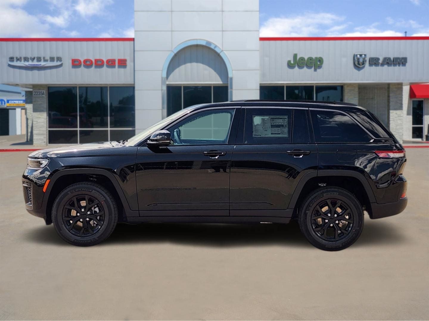 2026 Jeep Grand Cherokee GRAND CHEROKEE LAREDO ALTITUDE 4X2