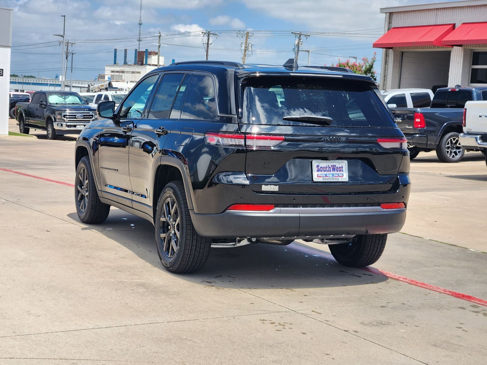 2026 Jeep Grand Cherokee GRAND CHEROKEE LAREDO ALTITUDE 4X2