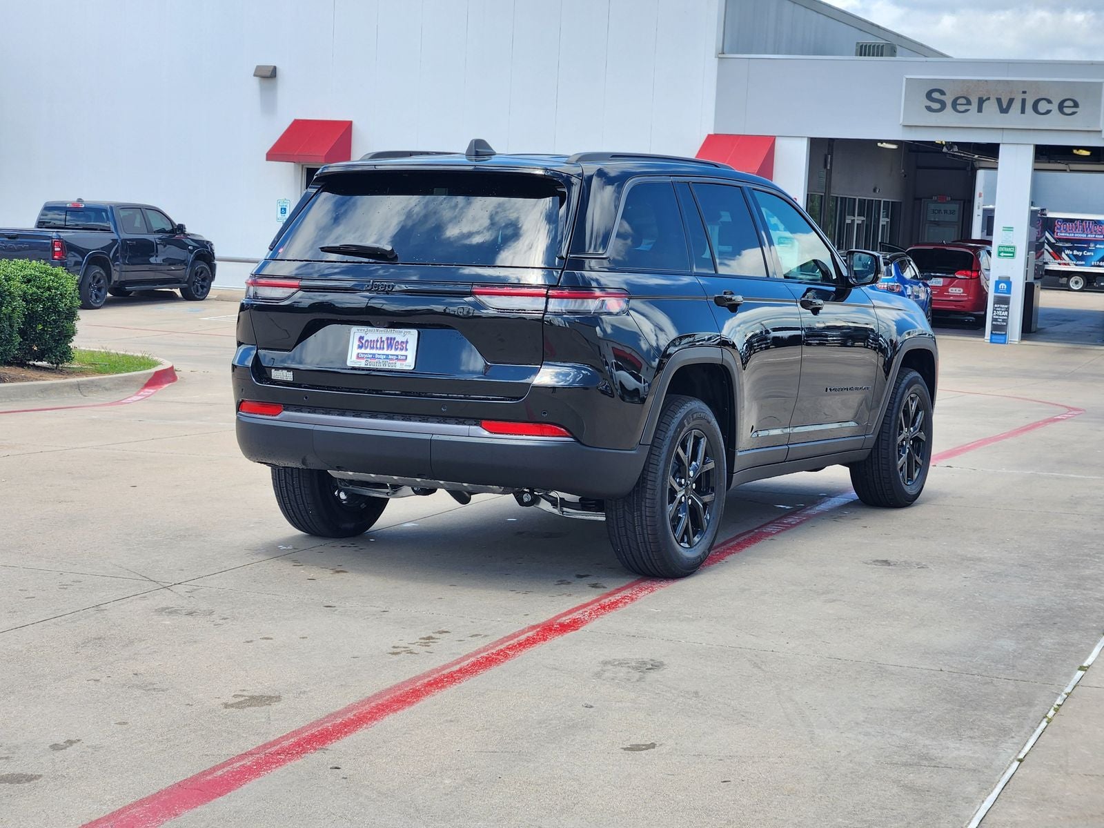 2026 Jeep Grand Cherokee GRAND CHEROKEE LAREDO ALTITUDE 4X2