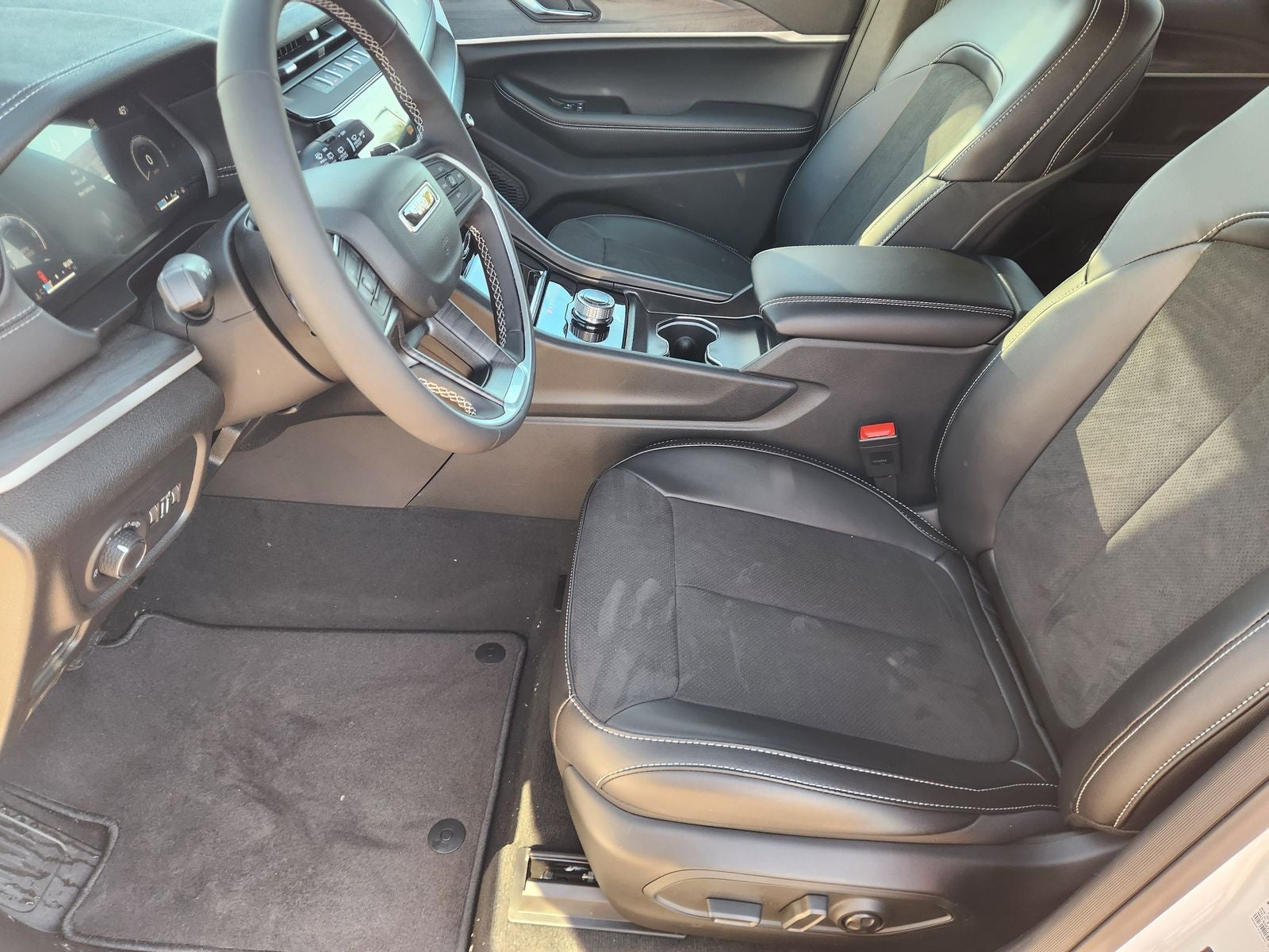 2026 Jeep Grand Cherokee GRAND CHEROKEE ALTITUDE 4X2