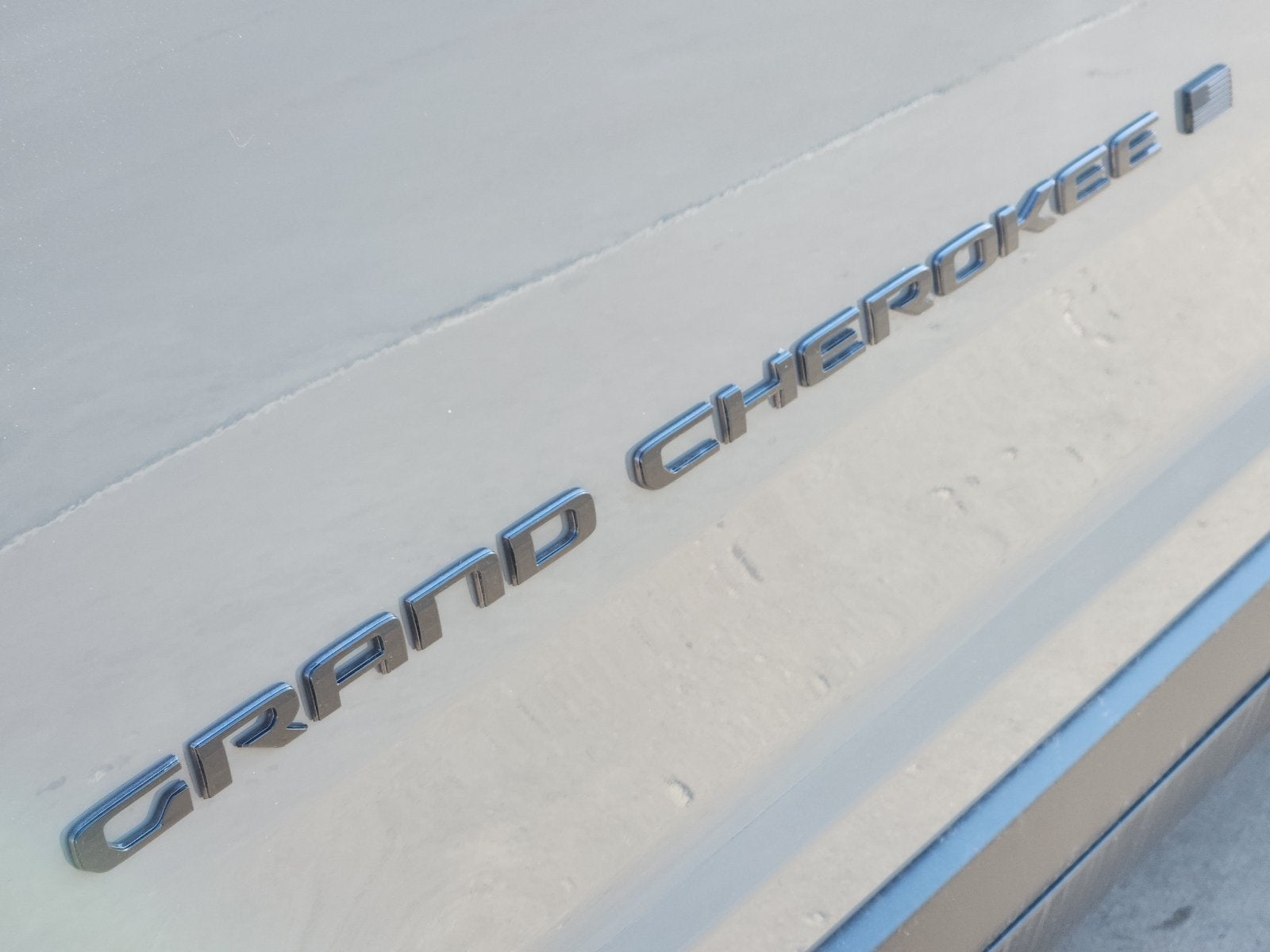 2027 Jeep Grand Cherokee GRAND CHEROKEE LAREDO ALTITUDE 4X2