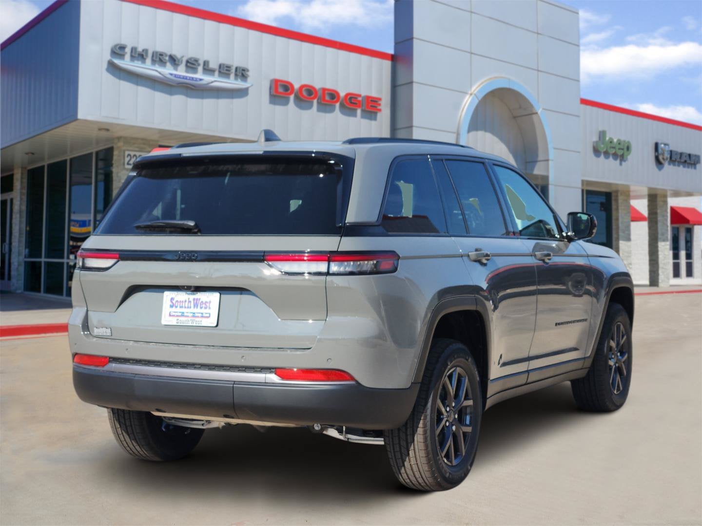 2027 Jeep Grand Cherokee GRAND CHEROKEE LAREDO ALTITUDE 4X2